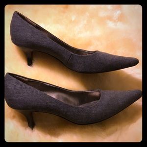 Bandolino herringbone pumps